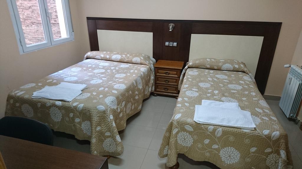 Hostal Retiro Μαδρίτη Δωμάτιο φωτογραφία