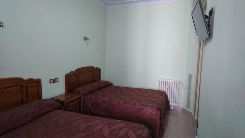 Hostal Retiro Μαδρίτη Δωμάτιο φωτογραφία